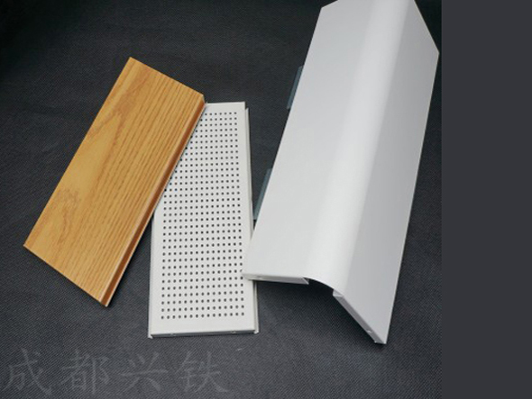 定制冲孔机房海角短视频安装，提升机房空间的差异化